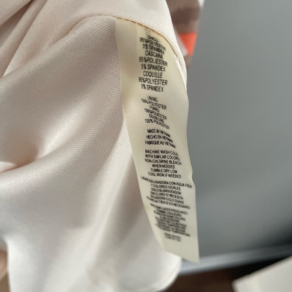 Beautiful Vince Camuto size 4 dress - Picture 6 of 11